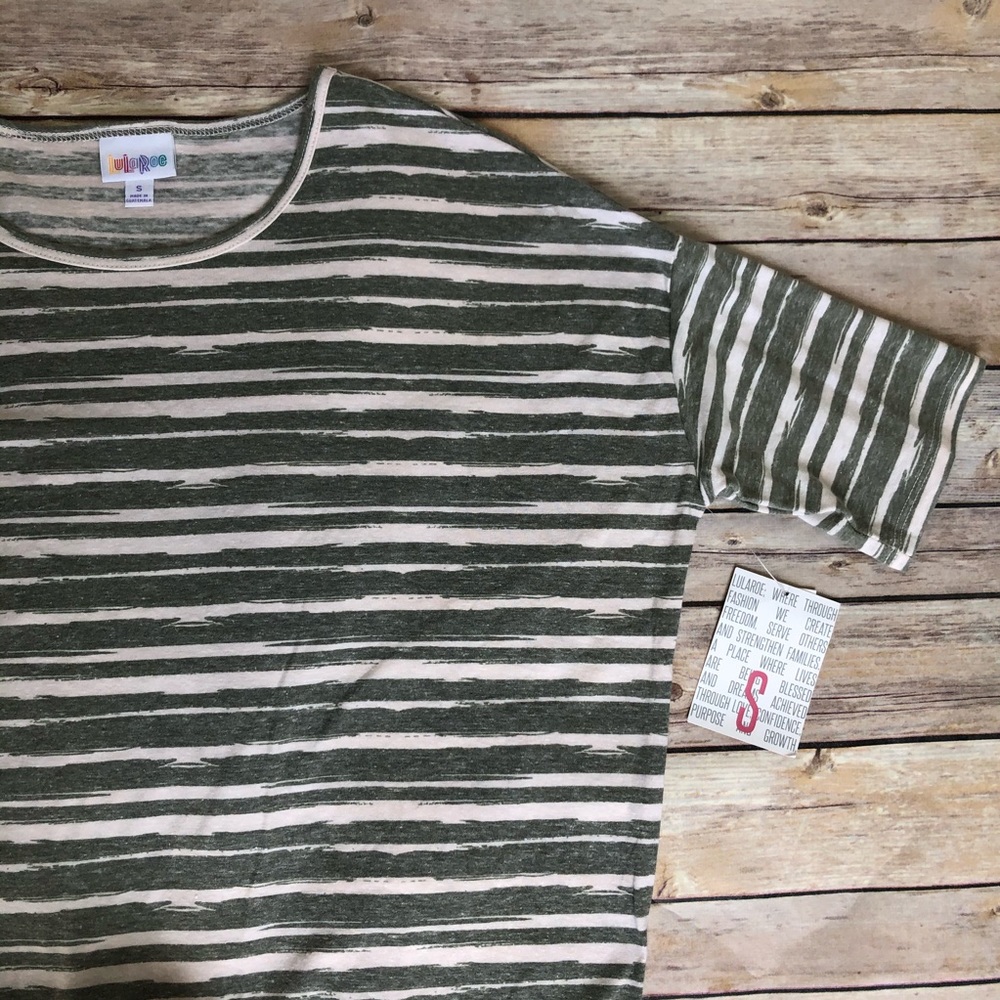 LULAROE || IRMA SHIRT